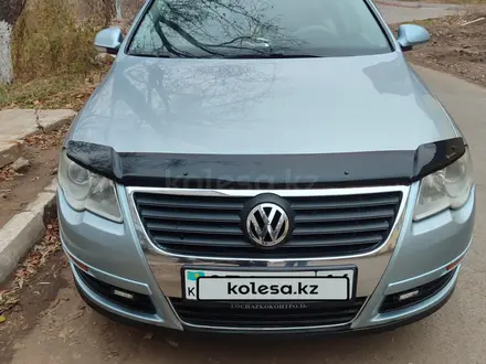 Volkswagen Passat 2005 года за 4 000 000 тг. в Павлодар – фото 2