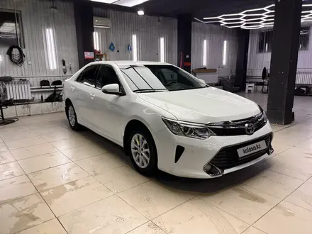 Toyota Camry 2015 года за 8 800 000 тг. в Алматы – фото 2