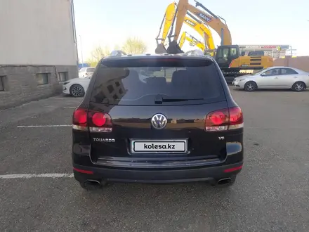 Volkswagen Touareg 2007 года за 6 500 000 тг. в Алматы – фото 10