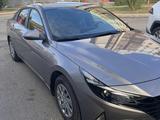 Hyundai Elantra 2021 года за 9 800 000 тг. в Астана – фото 2