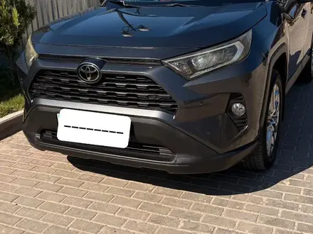 Toyota RAV4 2021 года за 11 900 000 тг. в Шымкент