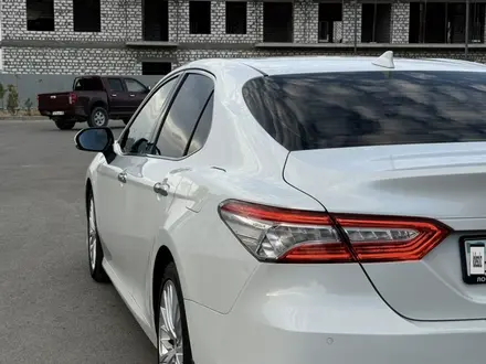 Toyota Camry 2019 года за 12 500 000 тг. в Актау – фото 13