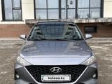 Hyundai Accent 2021 года за 7 100 000 тг. в Уральск – фото 2