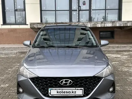 Hyundai Accent 2021 года за 7 200 000 тг. в Уральск – фото 2