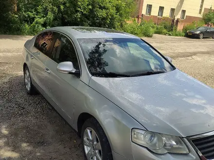 Volkswagen Passat 2005 года за 2 870 000 тг. в Усть-Каменогорск – фото 2