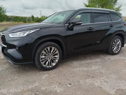 Toyota Highlander 2023 года за 25 700 000 тг. в Астана – фото 2
