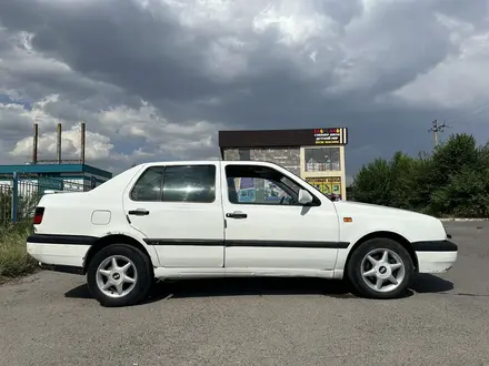 Volkswagen Vento 1993 года за 800 000 тг. в Тараз – фото 3