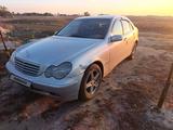 Mercedes-Benz C 240 2002 года за 1 900 000 тг. в Актобе – фото 3