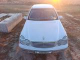Mercedes-Benz C 240 2002 года за 1 900 000 тг. в Актобе – фото 4