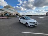 Volkswagen Polo 2015 года за 5 300 000 тг. в Семей – фото 2