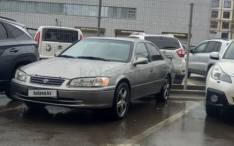 Toyota Camry 2000 года за 3 600 000 тг. в Атырау