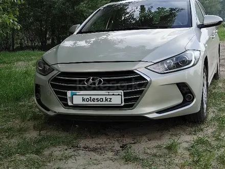 Hyundai Elantra 2018 года за 5 999 999 тг. в Павлодар – фото 2
