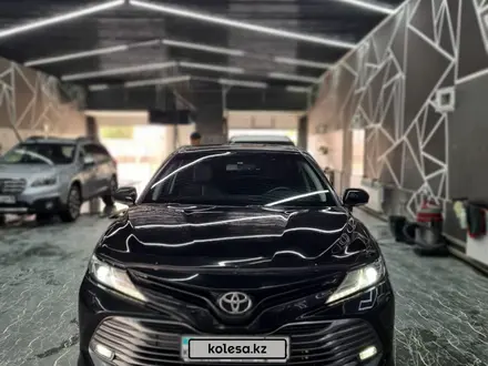 Toyota Camry 2021 года за 14 500 000 тг. в Жанаозен