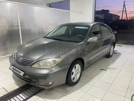 Toyota Camry 2001 года за 3 300 000 тг. в Атырау – фото 2