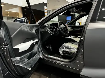 Lexus RX 500h F Sport Performance+ SE 2025 года за 56 690 000 тг. в Алматы – фото 5