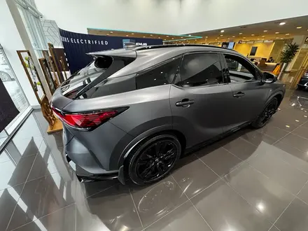 Lexus RX 500h F Sport Performance+ SE 2025 года за 56 690 000 тг. в Алматы – фото 16