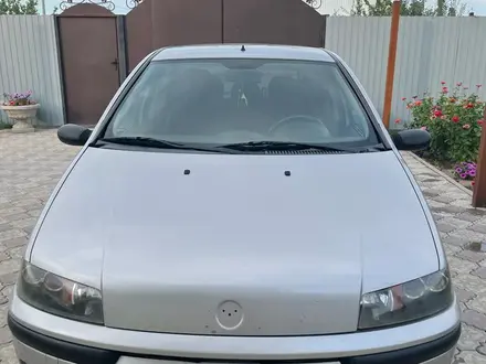 Fiat Punto 2001 года за 1 500 000 тг. в Уральск – фото 2