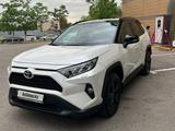 Toyota RAV4 2021 года за 17 500 000 тг. в Алматы – фото 2