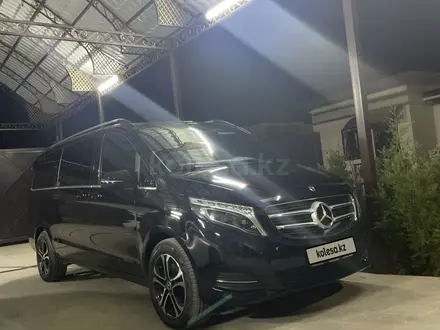 Mercedes-Benz V 250 2019 года за 35 000 000 тг. в Алматы – фото 27