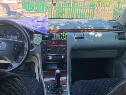 Mercedes-Benz E 240 1999 года за 3 600 000 тг. в Астана – фото 6