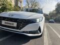 Hyundai Elantra 2021 года за 11 700 000 тг. в Алматы – фото 2