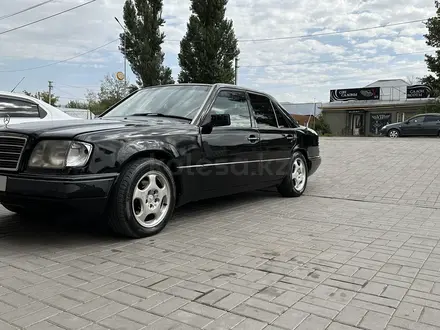 Mercedes-Benz E 280 1993 года за 1 400 000 тг. в Алматы – фото 3