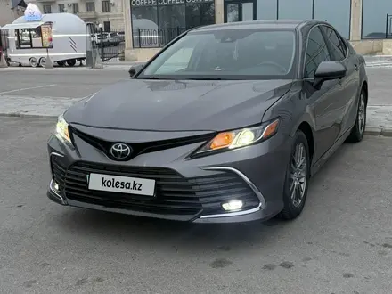 Toyota Camry 2022 года за 13 500 000 тг. в Актау