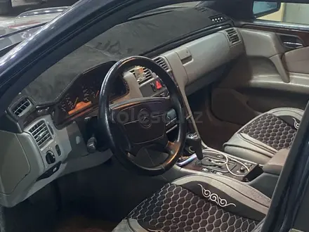 Mercedes-Benz E 230 1997 года за 3 000 000 тг. в Алматы – фото 2