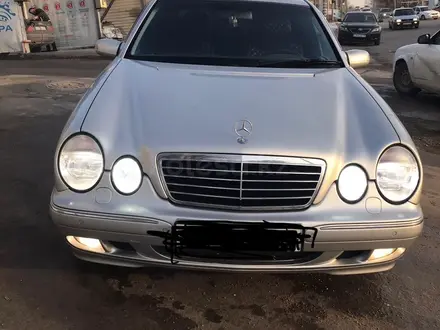 Mercedes-Benz E 260 2000 года за 6 500 000 тг. в Алматы – фото 2