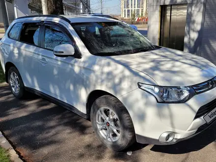 Mitsubishi Outlander 2012 года за 6 300 000 тг. в Алматы – фото 2