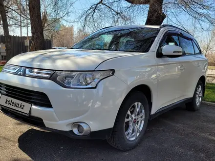 Mitsubishi Outlander 2012 года за 6 300 000 тг. в Алматы – фото 3