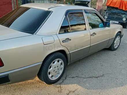 Mercedes-Benz E 230 1991 года за 2 000 000 тг. в Алматы – фото 3