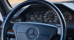 Mercedes-Benz E 220 1993 года за 1 500 000 тг. в Алматы – фото 5
