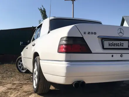 Mercedes-Benz E 280 1995 года за 2 200 000 тг. в Талдыкорган