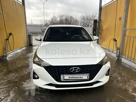 Hyundai Accent 2021 года за 8 400 000 тг. в Уральск – фото 13