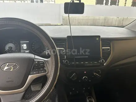 Hyundai Accent 2021 года за 7 000 000 тг. в Уральск – фото 4