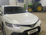Toyota Camry 2021 года за 15 900 000 тг. в Талдыкорган – фото 2