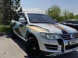 Volkswagen Touareg 2007 года за 6 500 000 тг. в Алматы – фото 3