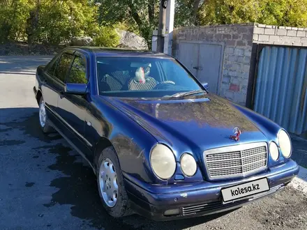 Mercedes-Benz E 200 1998 года за 3 000 000 тг. в Караганда – фото 3