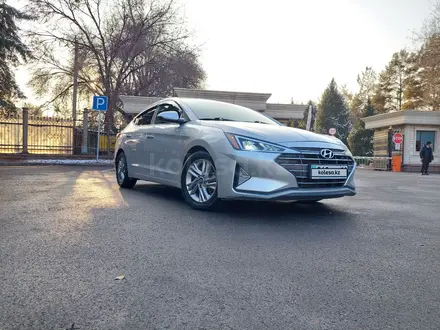 Hyundai Elantra 2018 года за 8 499 000 тг. в Алматы – фото 14