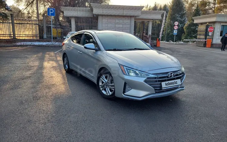 Hyundai Elantra 2018 годаfor8 499 000 тг. в Алматы