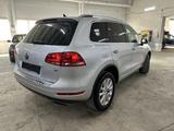 Volkswagen Touareg 2011 года за 10 990 000 тг. в Костанай – фото 3