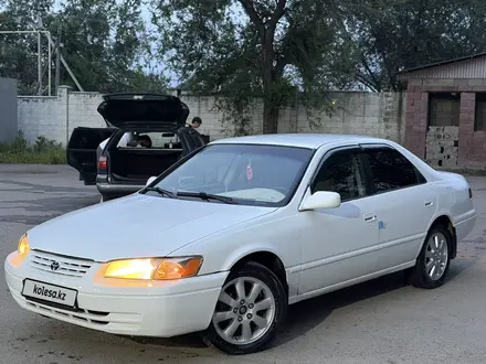 Toyota Camry 1999 года за 3 600 000 тг. в Алматы – фото 6