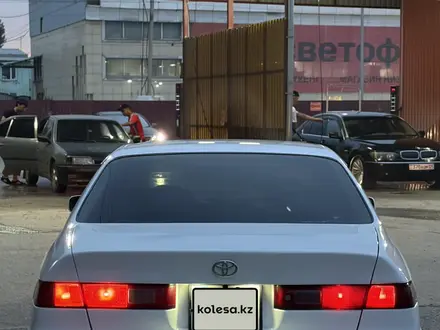 Toyota Camry 1999 года за 3 600 000 тг. в Алматы – фото 8