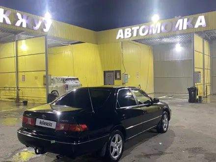 Toyota Camry 2001 года за 4 000 000 тг. в Алматы – фото 3