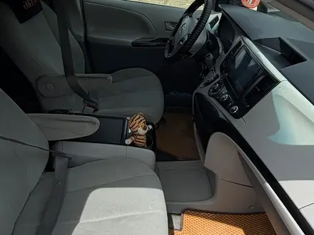 Toyota Sienna 2014 года за 7 000 000 тг. в Атырау – фото 9