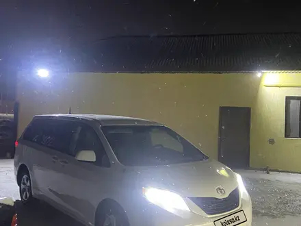 Toyota Sienna 2014 года за 7 000 000 тг. в Атырау – фото 8