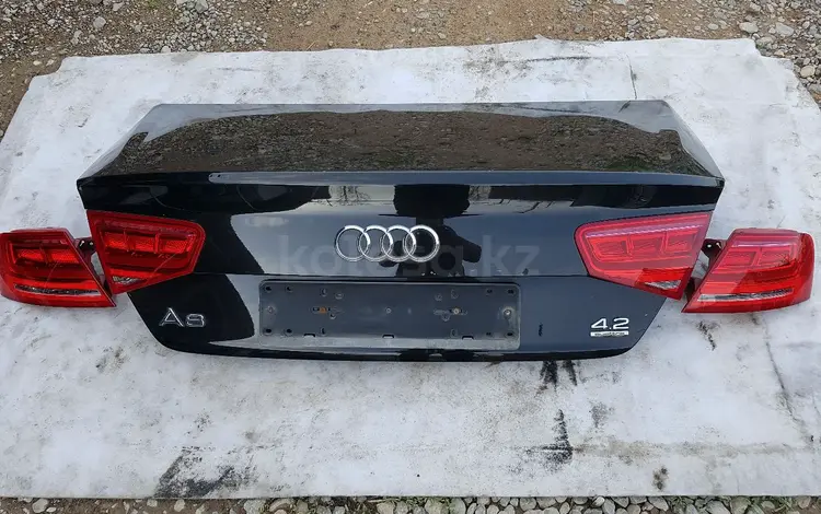 Крышка багажника на Audi A8 D4 за 811 тг. в Шымкент
