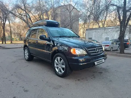 Mercedes-Benz ML 320 2001 года за 4 700 000 тг. в Алматы – фото 3