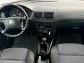 Volkswagen Golf 2001 годаfor2 650 000 тг. в Караганда – фото 9